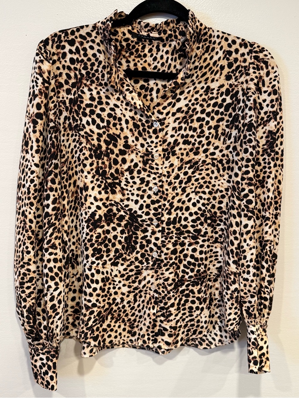 T Tahari Leopard Print Long Sleeve Button Down Blouse Women's Small - Picture 1 of 6